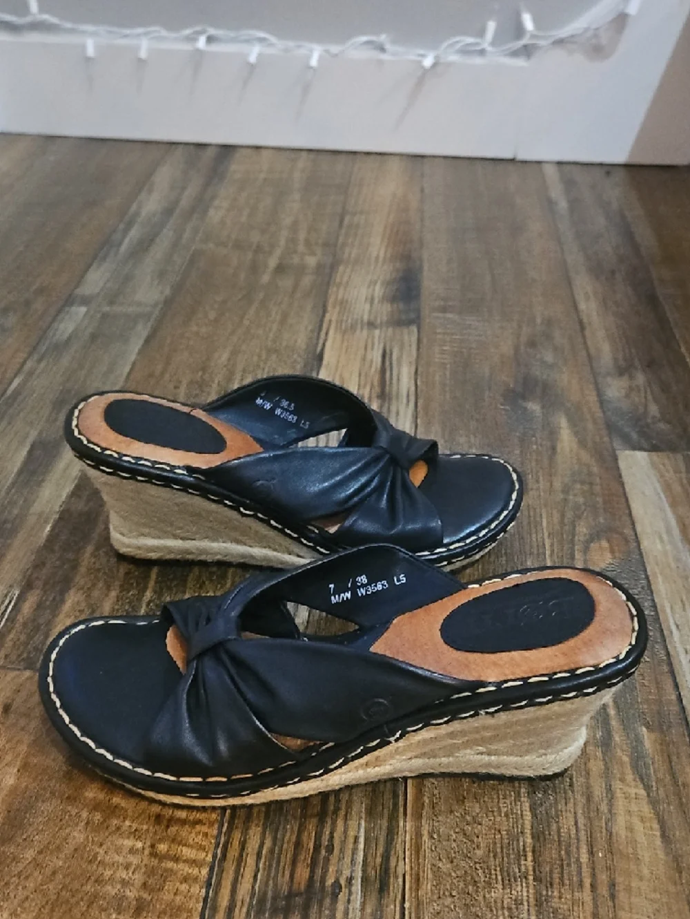 Born Black Leather Knot Wedge Sandals‎
